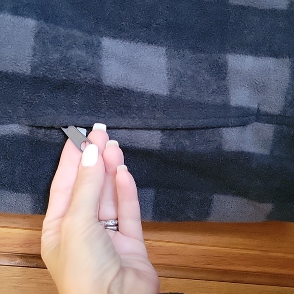 COLUMBIA Black and Gray Plaid Fleece Vest - Picture 2 of 7